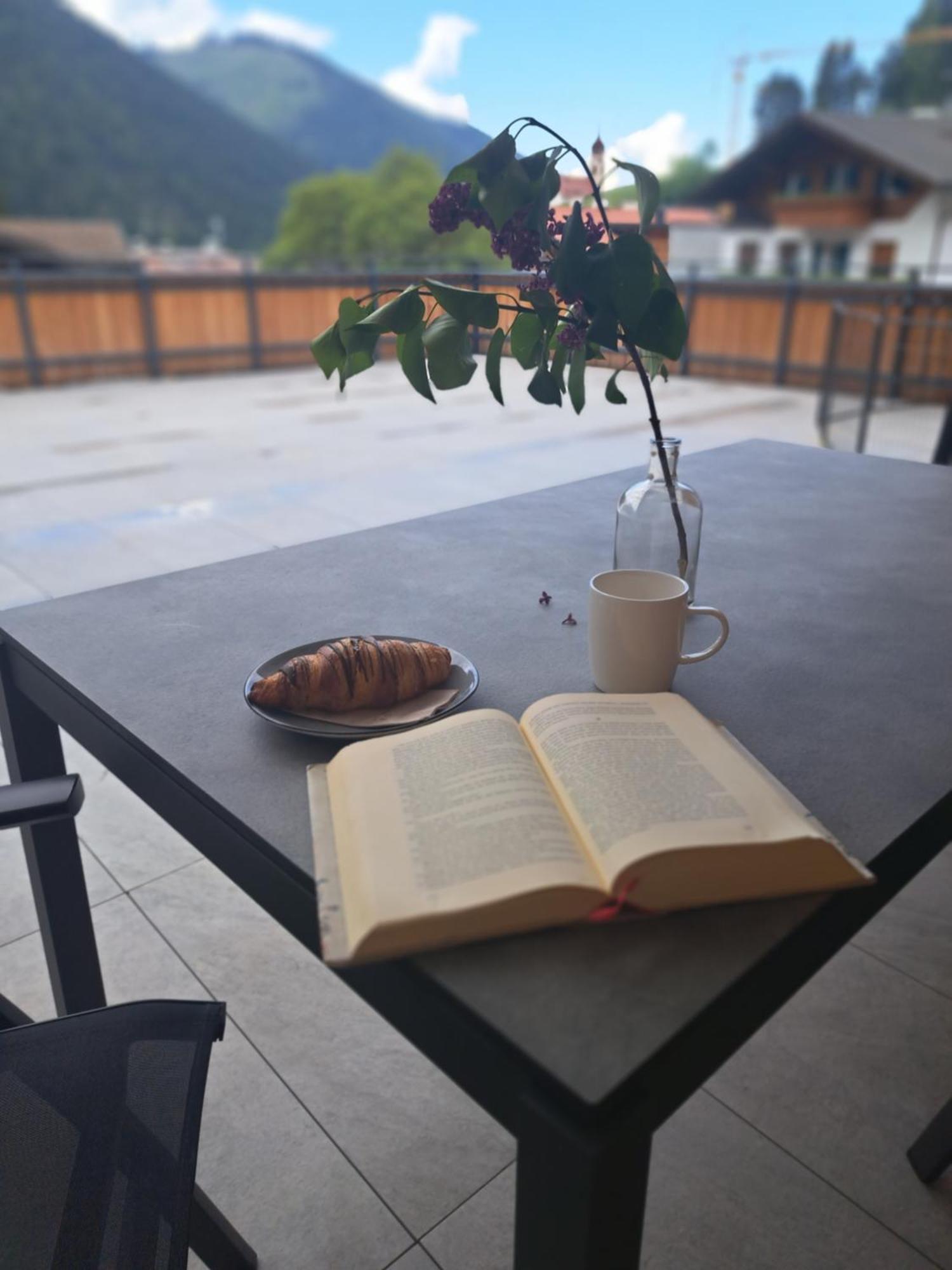 노바레반떼 Tyrol Living & Cafe 아파트 외부 사진