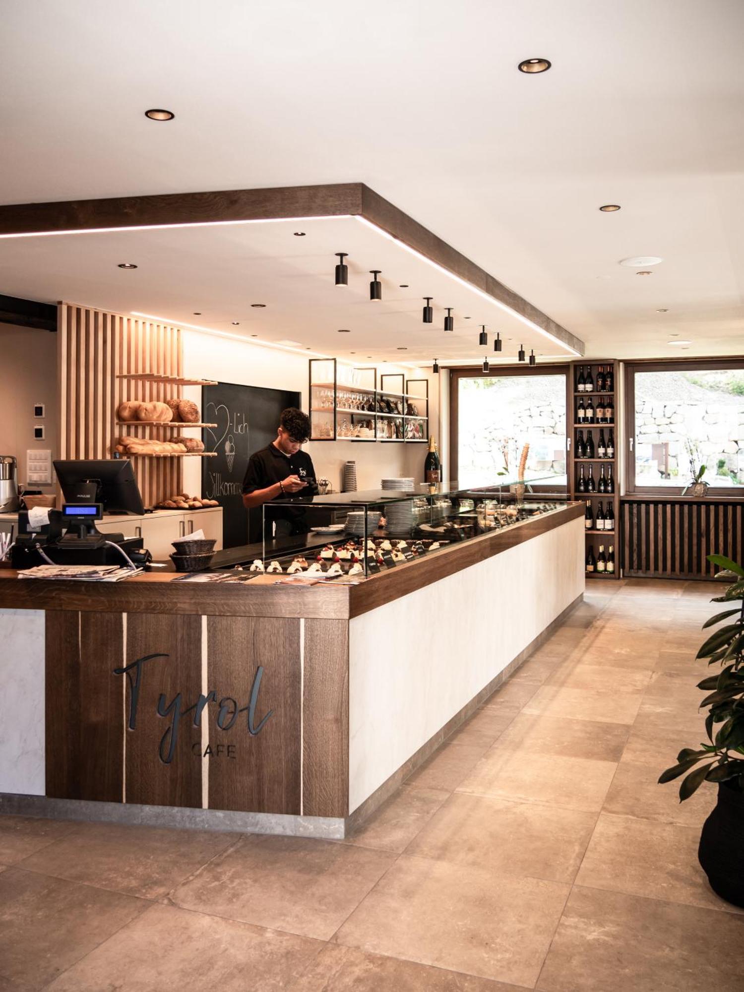 노바레반떼 Tyrol Living & Cafe 아파트 외부 사진